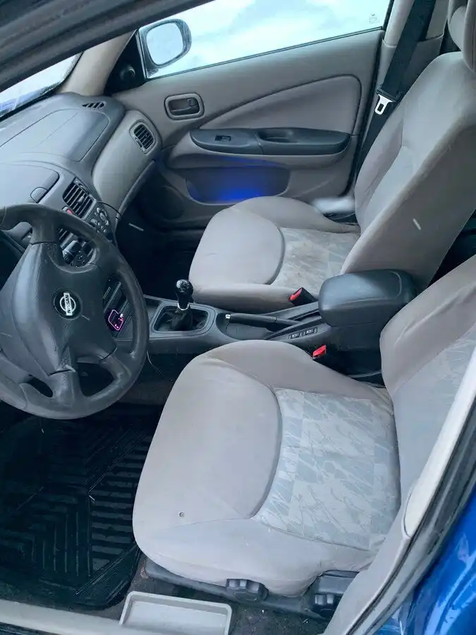Фото автомобиля NISSAN ALMERA, 2001 — госномер О261ВН90. Цвет: синий