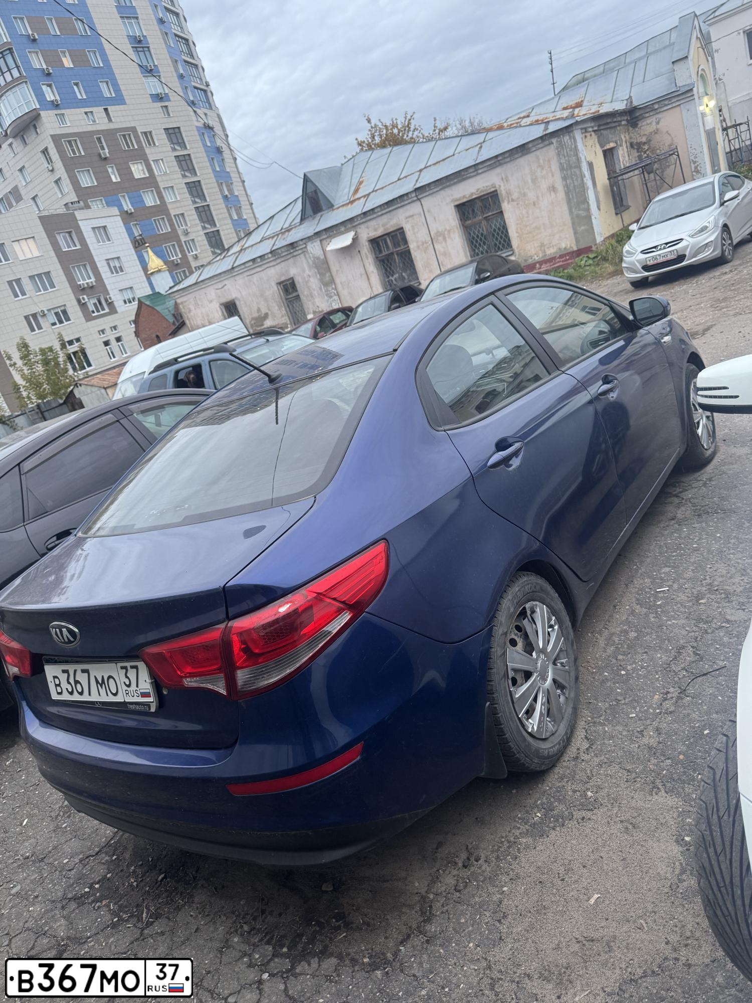 Фото автомобиля KIA RIO, 2016 — госномер В367МО37. Цвет: синий