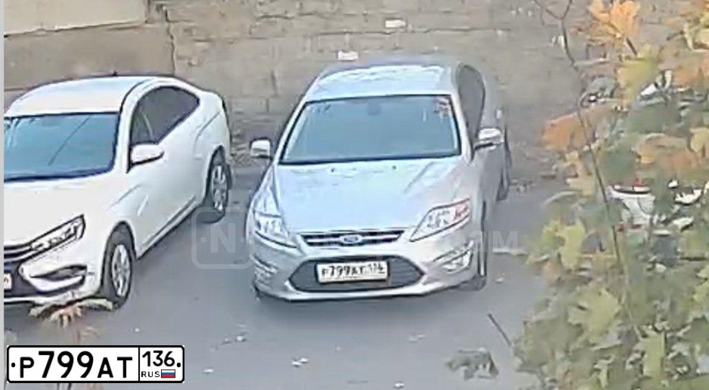 Фото автомобиля FORD MONDEO, 2012 — госномер К561ОВ152. Цвет: Серебристый