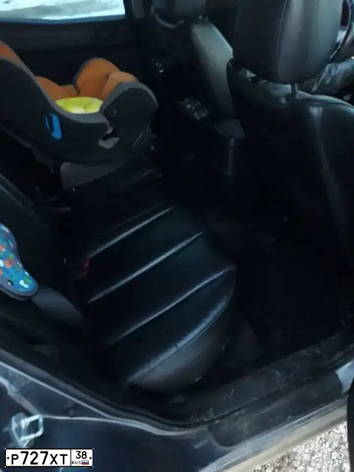 Фото автомобиля MAZDA CX-7, 2007 — госномер Р414КА138. Цвет: СЕРЫЙ