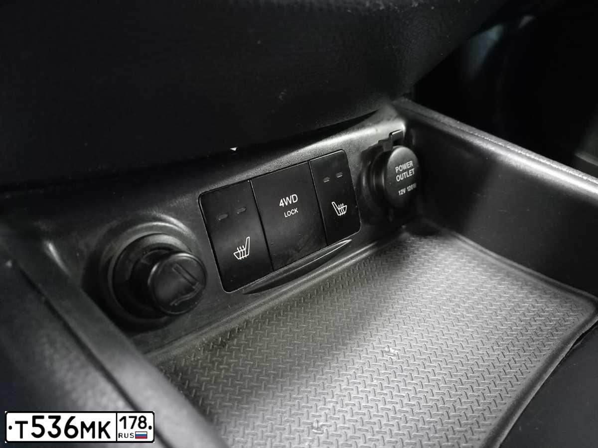 Фото автомобиля HYUNDAI SANTA FE, 2007 — госномер С555КС98. Цвет: ТЕМНО-СЕРЫЙ