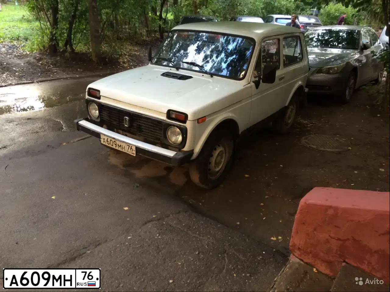 Фото автомобиля LADA 2121 NIVA, 1996 — госномер К324ОО76. Цвет: Белый