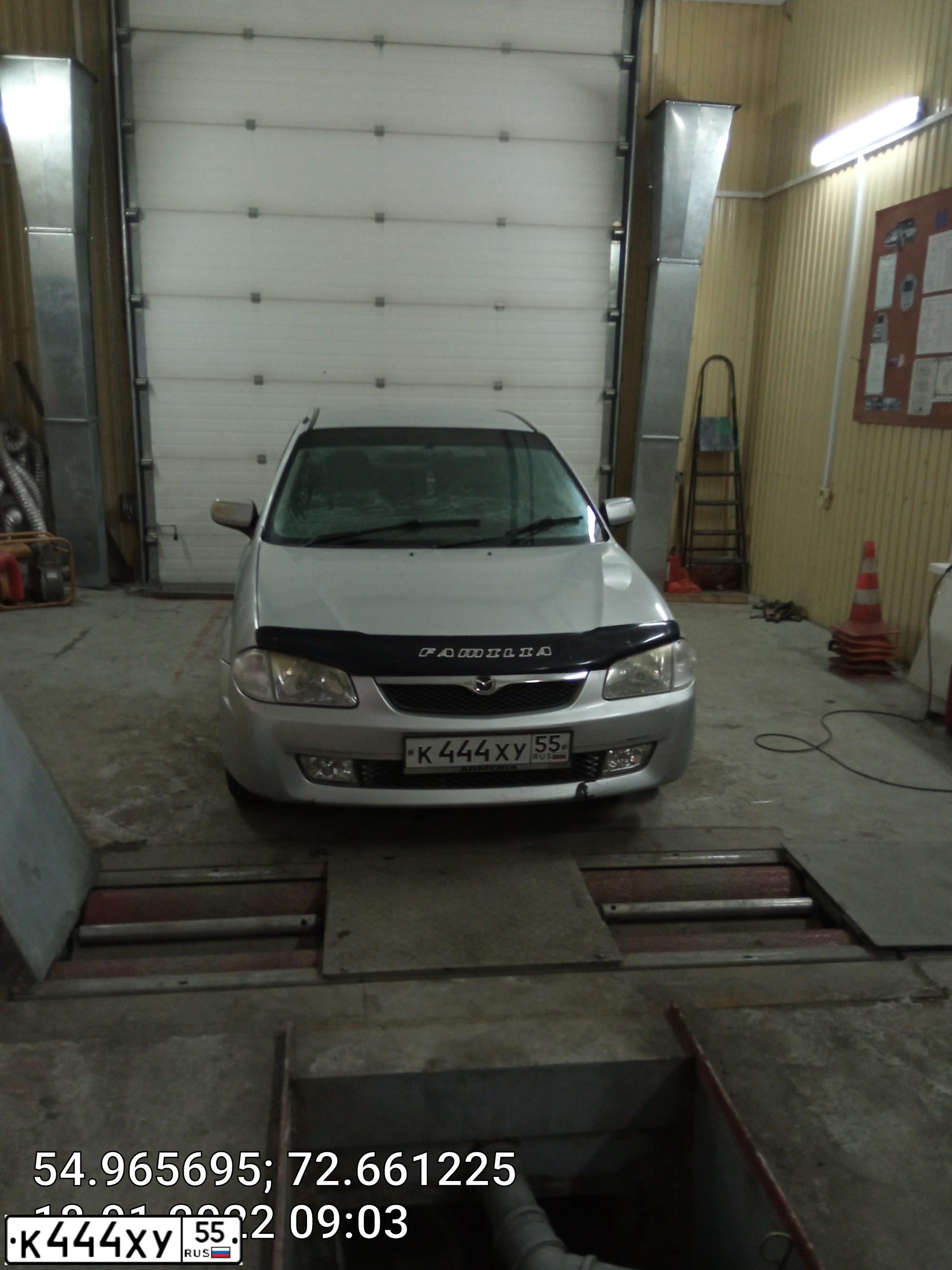 Фото автомобиля MAZDA FAMILIA, 2000 — госномер А404НМ55