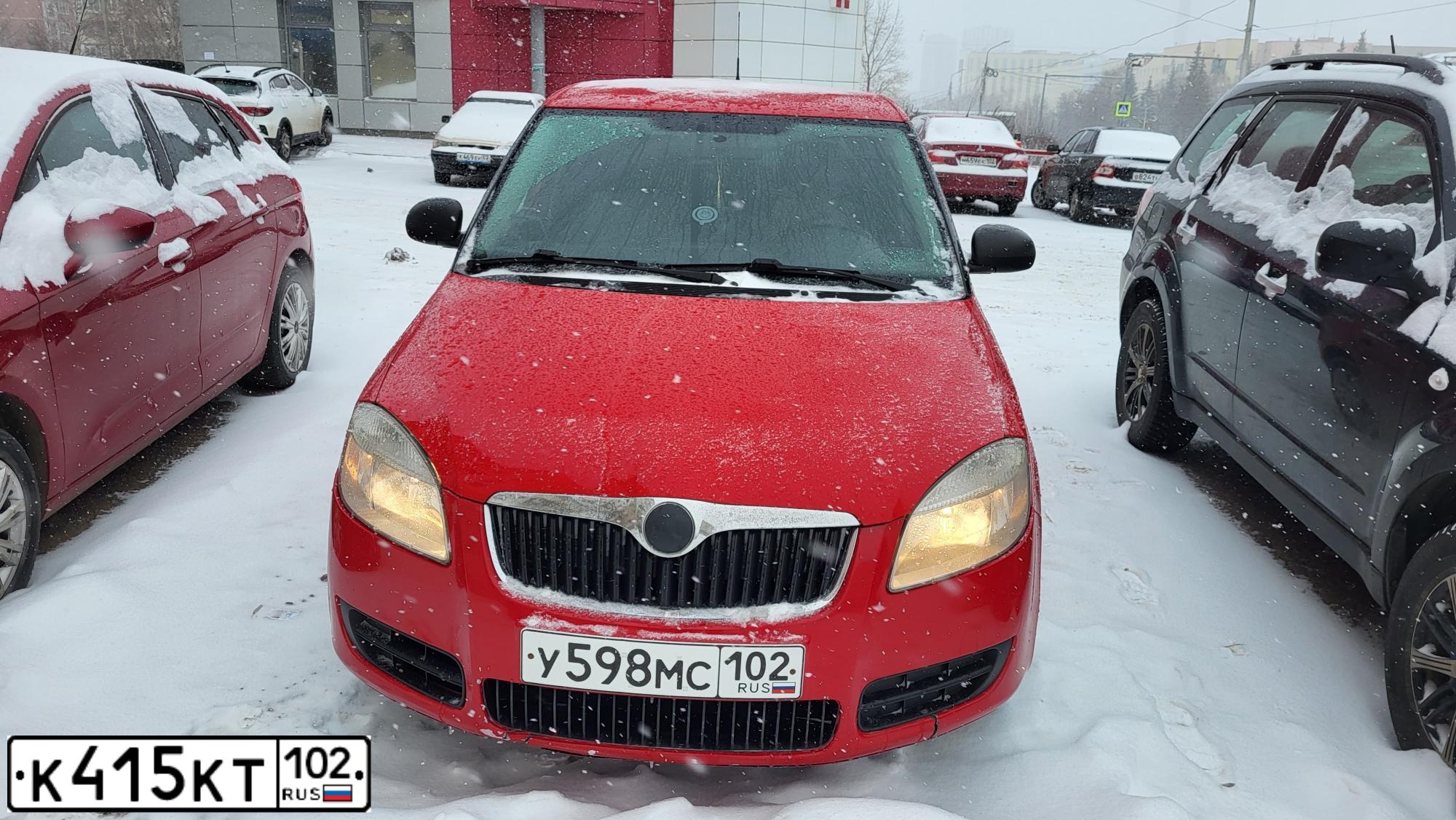 Фото автомобиля SKODA FABIA, 2008 — госномер У598МС102. Цвет: Красный