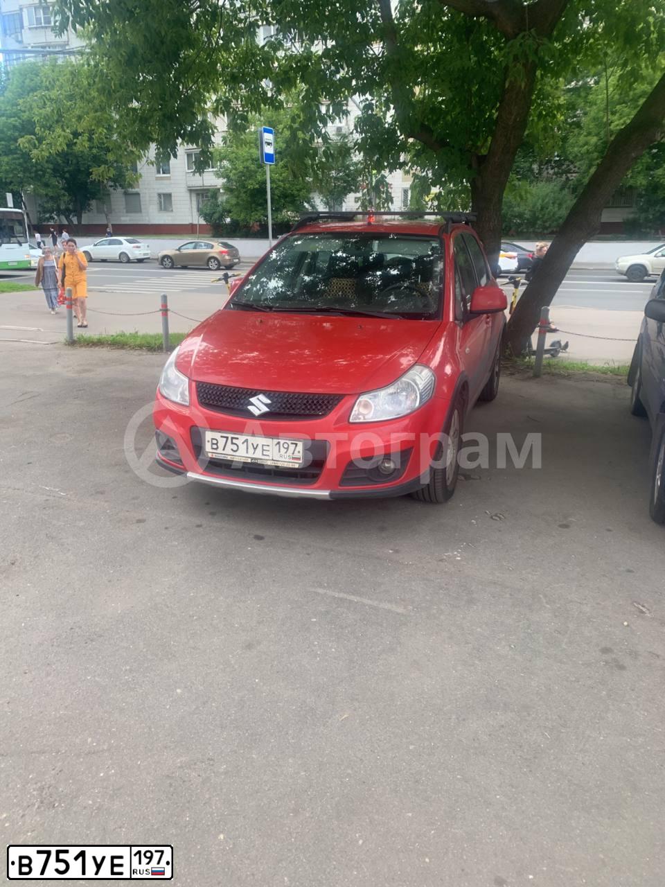 Фото автомобиля SUZUKI SX 4, 2012 — госномер В751УЕ197. Цвет: КРАСНЫЙ