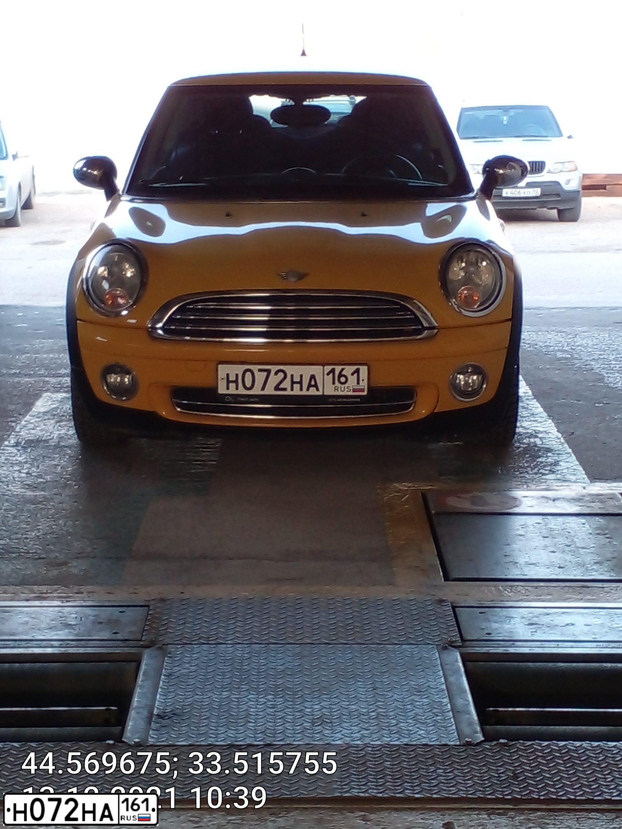 Фото автомобиля MINI HATCH ONE, 2008 — госномер В690АВ92. Цвет: ЖЕЛТЫЙ