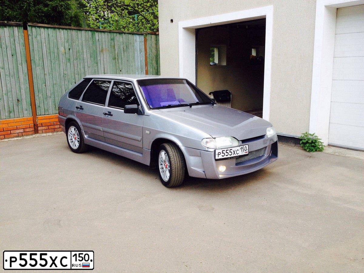 Фото автомобиля LADA 2114 SAMARA, 2009 — госномер Р555ХС150. Цвет: ГОЛУБОЙ СВЕТЛЫЙ