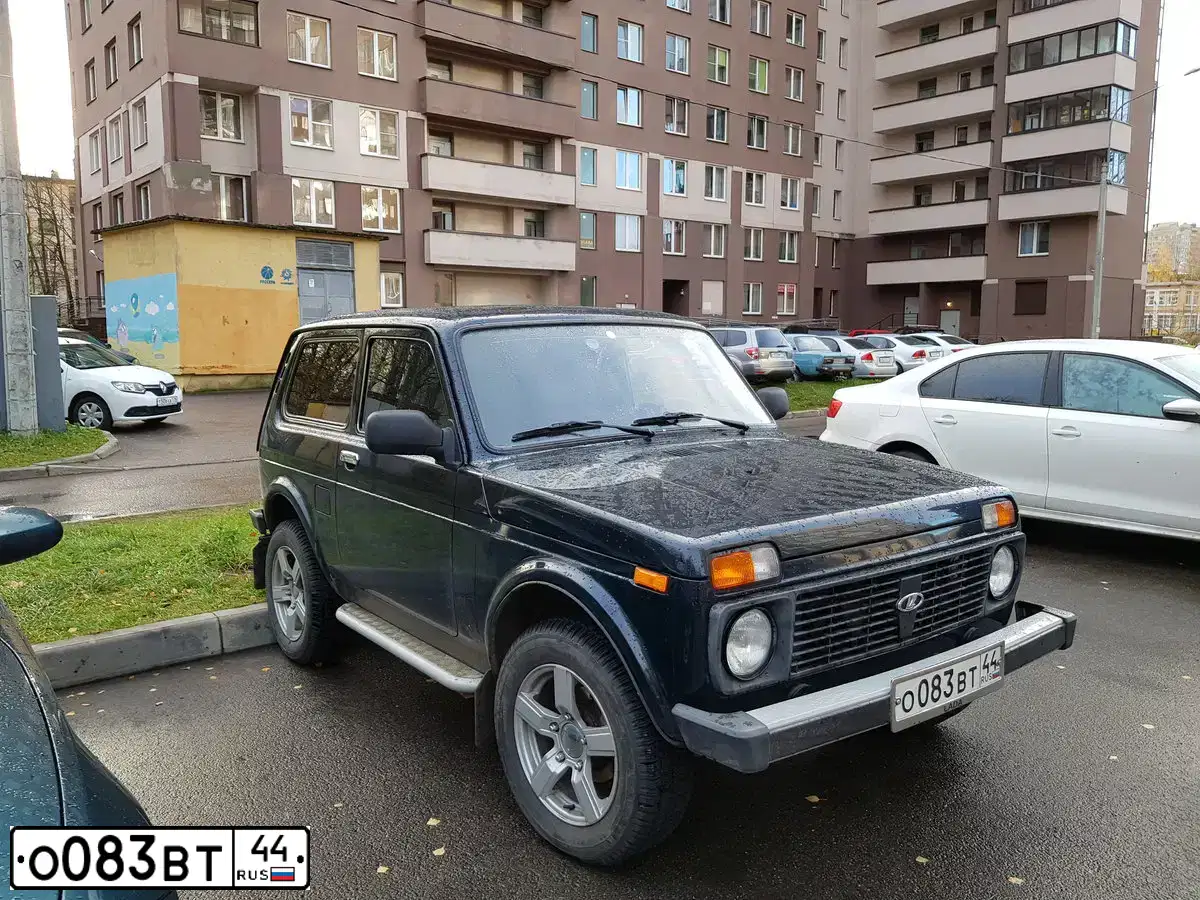 Фото автомобиля LADA 2121 NIVA, 2014 — госномер Н718КР76. Цвет: Темно-зеленый