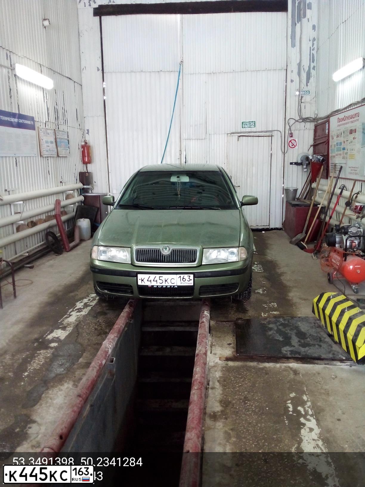 Фото автомобиля SKODA OCTAVIA, 2001 — госномер К445КС163. Цвет: СЕРЫЙ