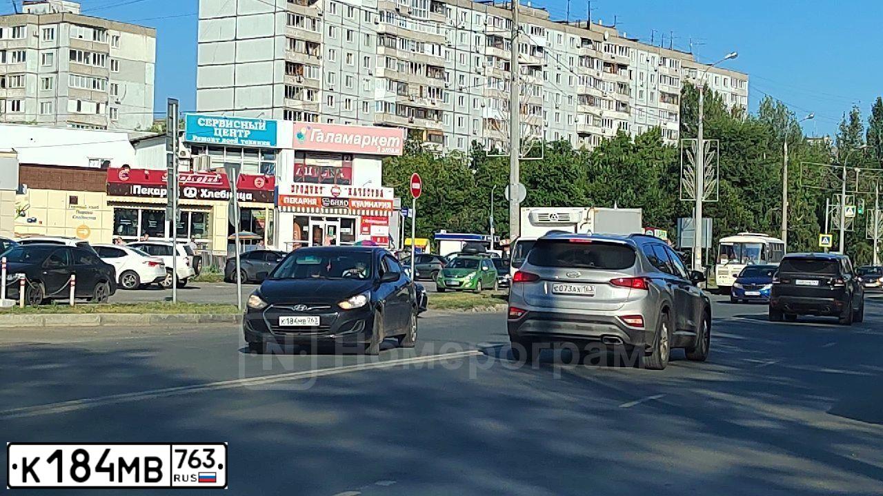 Фото автомобиля HYUNDAI SOLARIS, 2012 — госномер К184МВ763. Цвет: ЧЕРНЫЙ