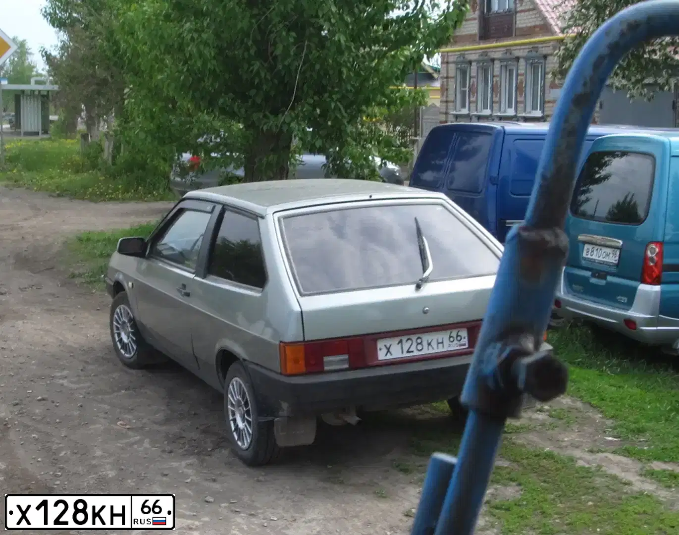 Фото автомобиля LADA 2108 SAMARA, 1995 — госномер Х128КН66. Цвет: ЗЕЛЕНЫЙ