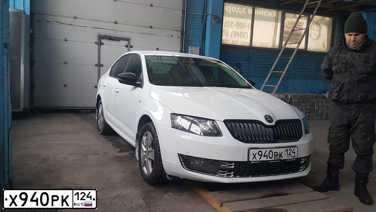 Фото автомобиля SKODA OCTAVIA, 2016 — госномер Х581ОА142. Цвет: Белый