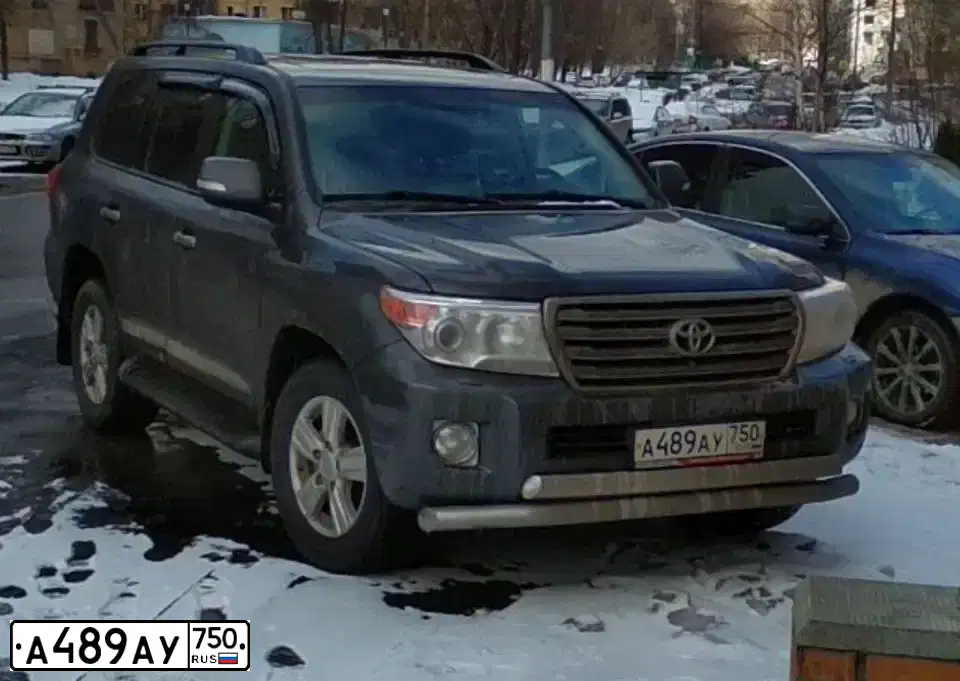 Фото автомобиля TOYOTA LANDCRUISER 200, 2014 — госномер А489АУ750. Цвет: Серый