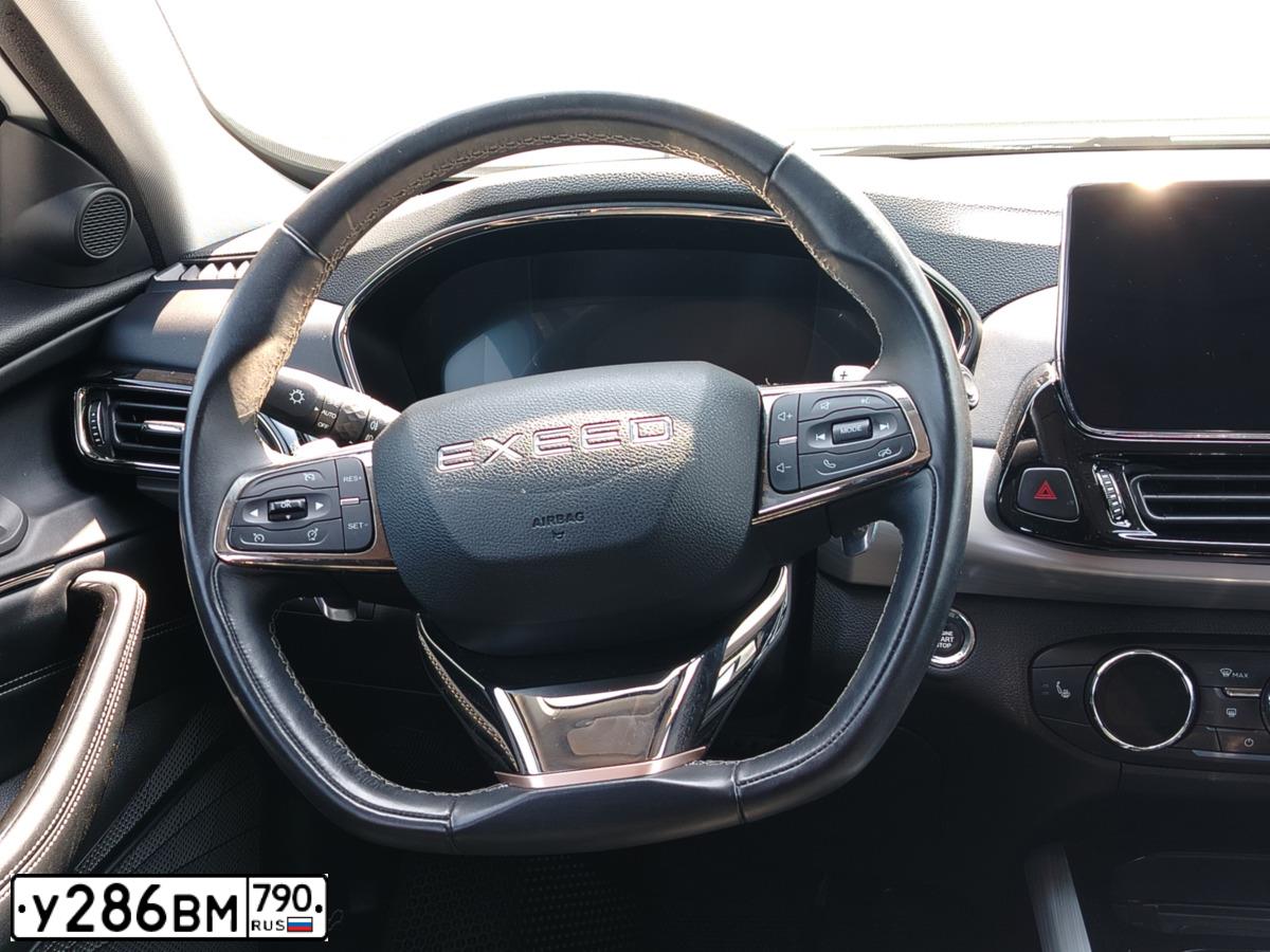 Фото автомобиля CHERY EXEED TXL, 2021 — госномер О987МТ136. Цвет: Белый