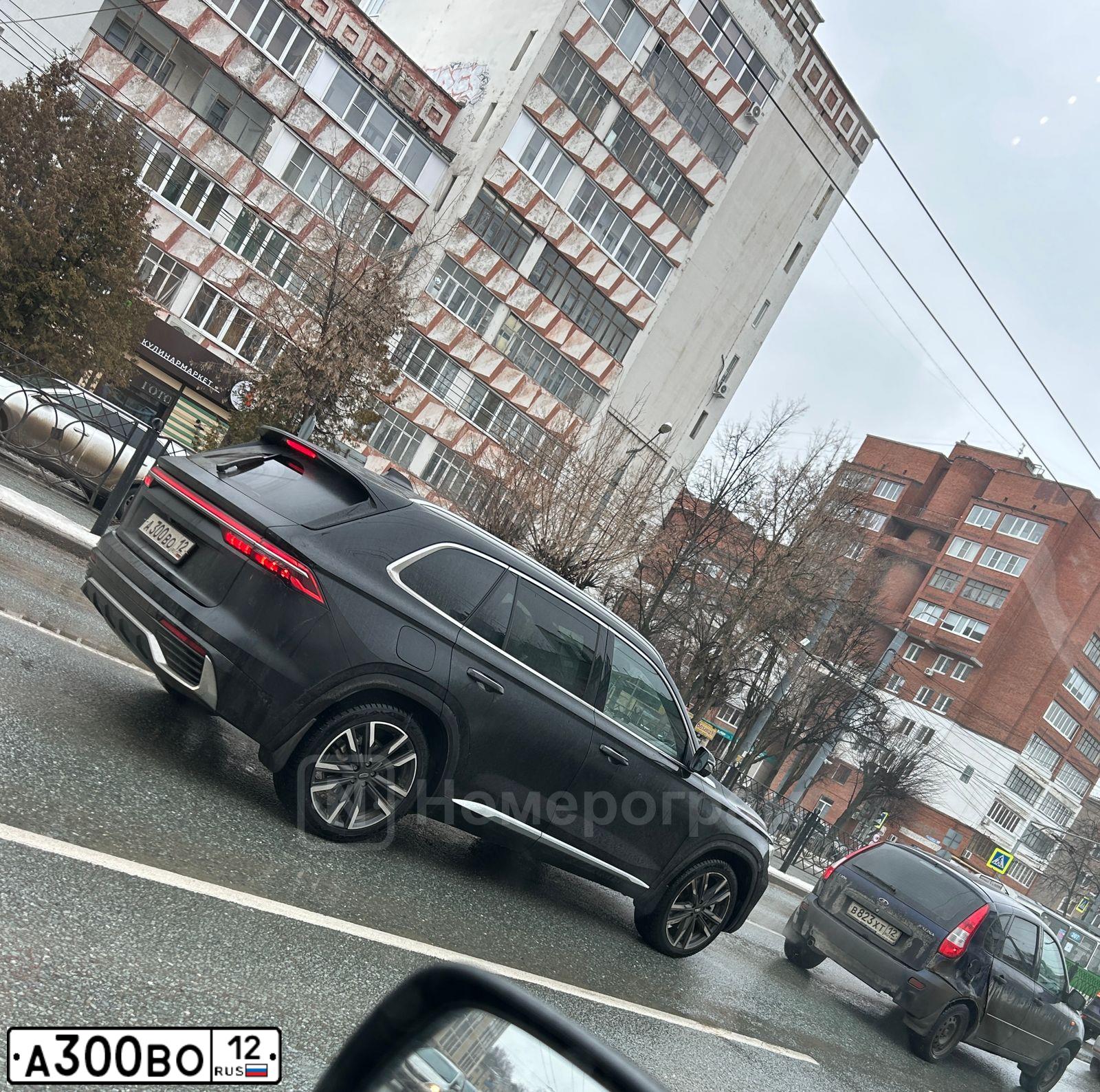 Фото автомобиля TOYOTA AVENSIS, 2007 — госномер Е020ЕЕ150. Цвет: Темно-зеленый