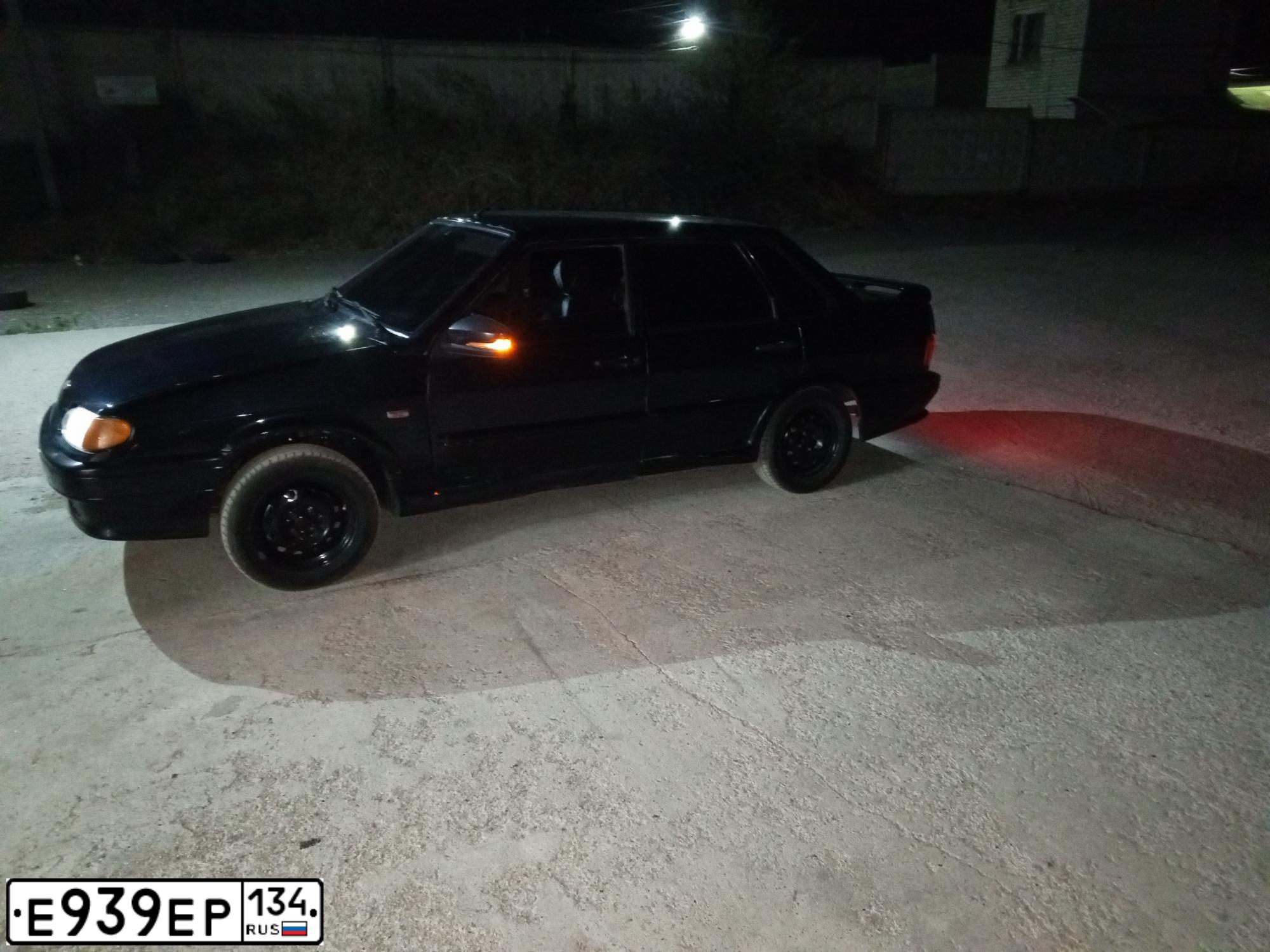 Фото автомобиля LADA 2115 SAMARA, 2006 — госномер Е939ЕР134. Цвет: ГРАФИТОВЫЙ МЕТАЛЛИК