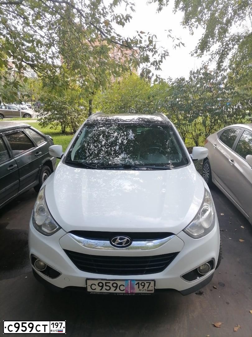 Фото автомобиля HYUNDAI IX35, 2011 — госномер С959СТ197. Цвет: Белый