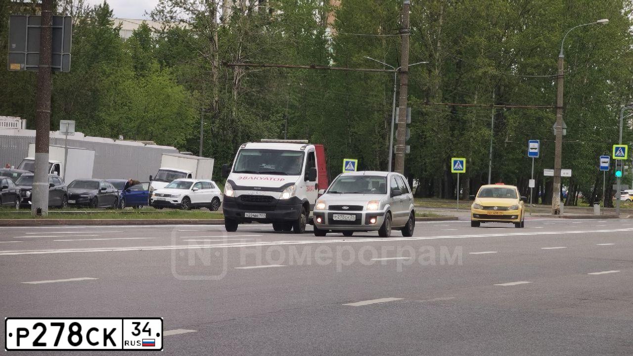 Фото автомобиля FORD FUSION, 2006 — госномер Р278СК34. Цвет: серебристый