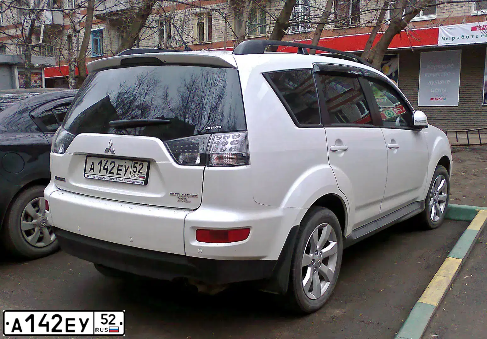 Фото автомобиля JEEP GRAND CHEROKEE, 1995 — госномер А771ЕВ52. Цвет: ЧЕРНЫЙ