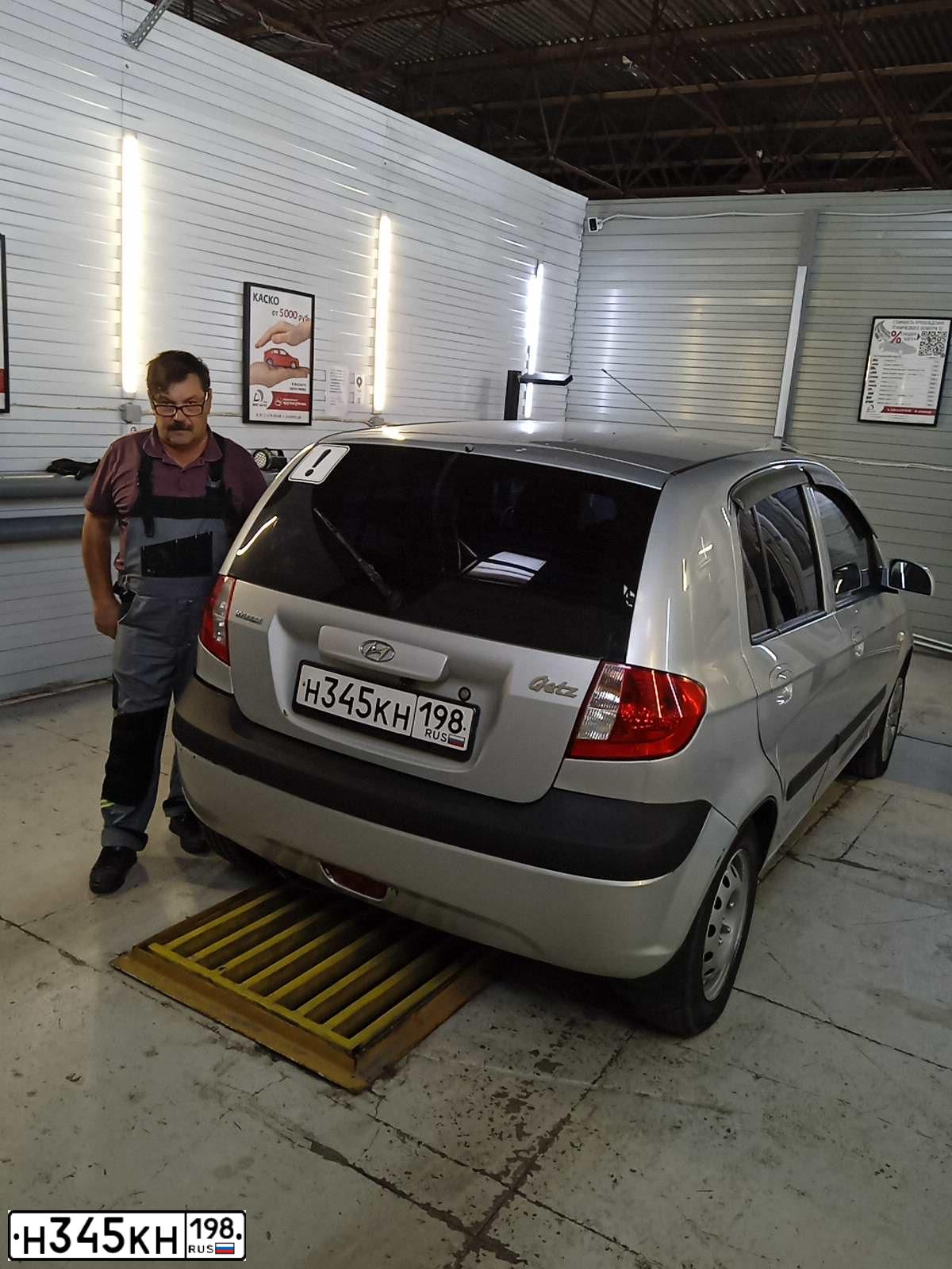 Фото автомобиля HYUNDAI GETZ, 2010 — госномер О478ТТ47. Цвет: Серебристый