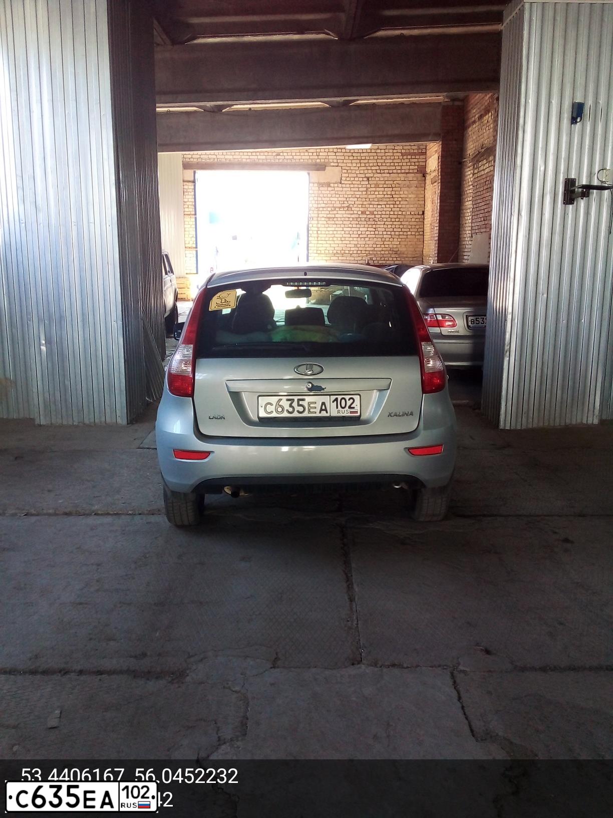 Фото автомобиля LADA 2192 KALINA, 2013 — госномер С635ЕА102. Цвет: Серебристый
