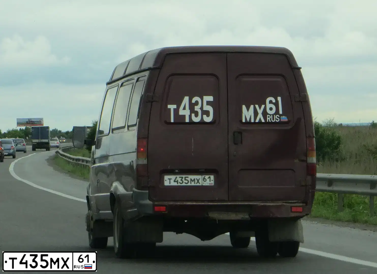 Фото автомобиля GAZ 2705 EL, 2002 — госномер Т435МХ61. Цвет: ГРАНАТОВЫЙ