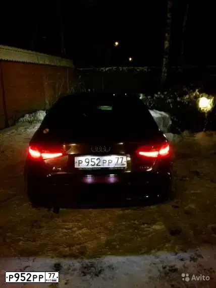 Фото автомобиля AUDI A3, 2015 — госномер В484ОУ790. Цвет: БОРДОВЫЙ