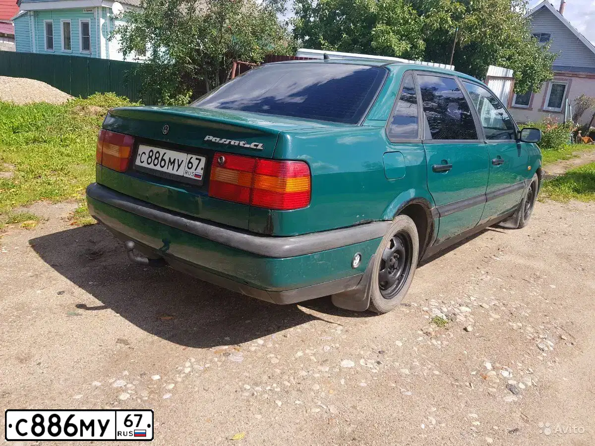 Фото автомобиля VOLKSWAGEN PASSAT, 1994 — госномер С886МУ67. Цвет: ЗЕЛЕНЫЙ