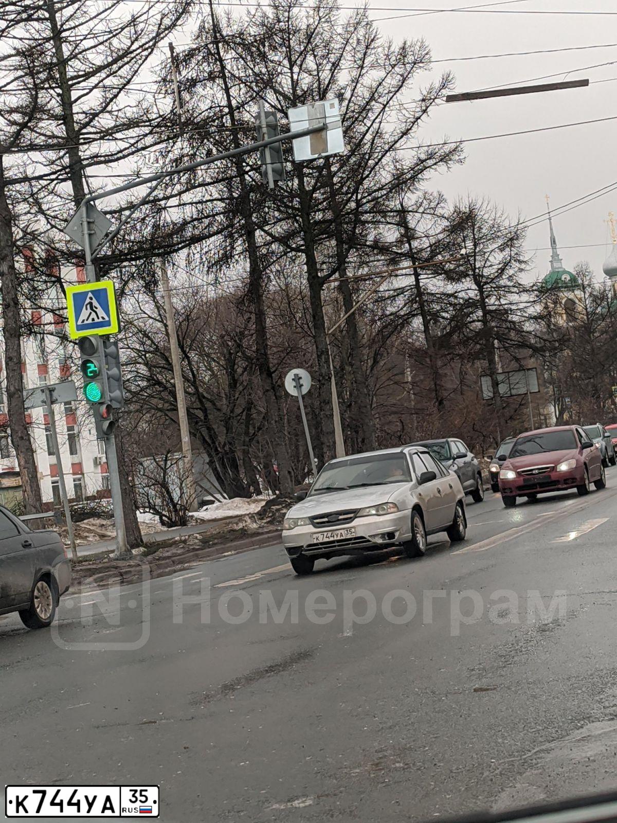 Фото автомобиля DAEWOO NEXIA, 2011 — госномер К744УА35. Цвет: СЕРЕБРИСТЫЙ