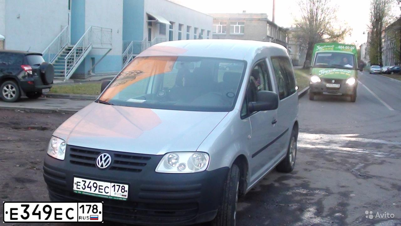 Фото автомобиля VOLKSWAGEN CADDY, 2009 — госномер Е349ЕС178. Цвет: СЕРЕБРИСТЫЙ