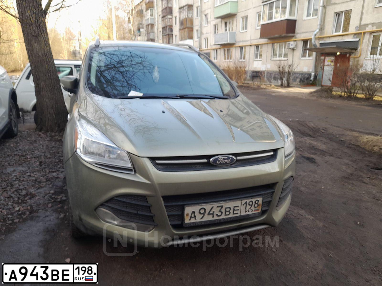 Фото автомобиля FORD KUGA, 2014 — госномер А943ВЕ198. Цвет: СЕРО-ЗЕЛЕНЫЙ