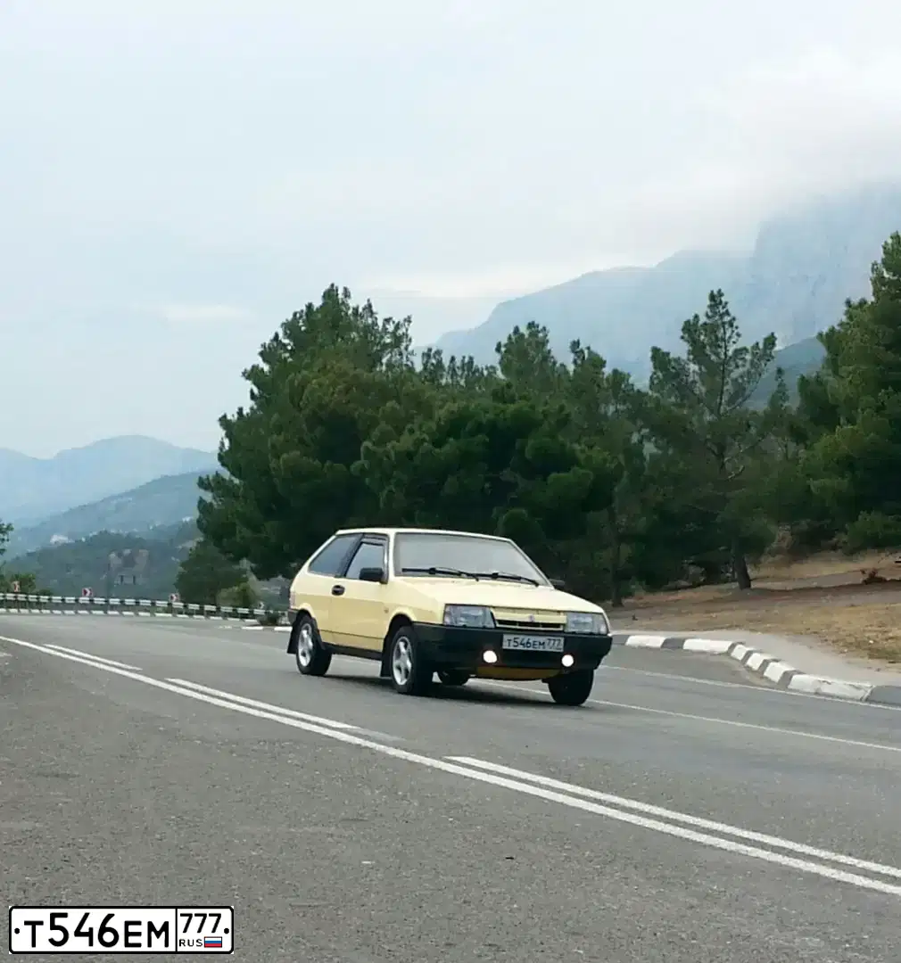 Фото автомобиля ВАЗ 2108, 1986 — госномер Е683УН82. Цвет: ЖЕЛТЫЙ
