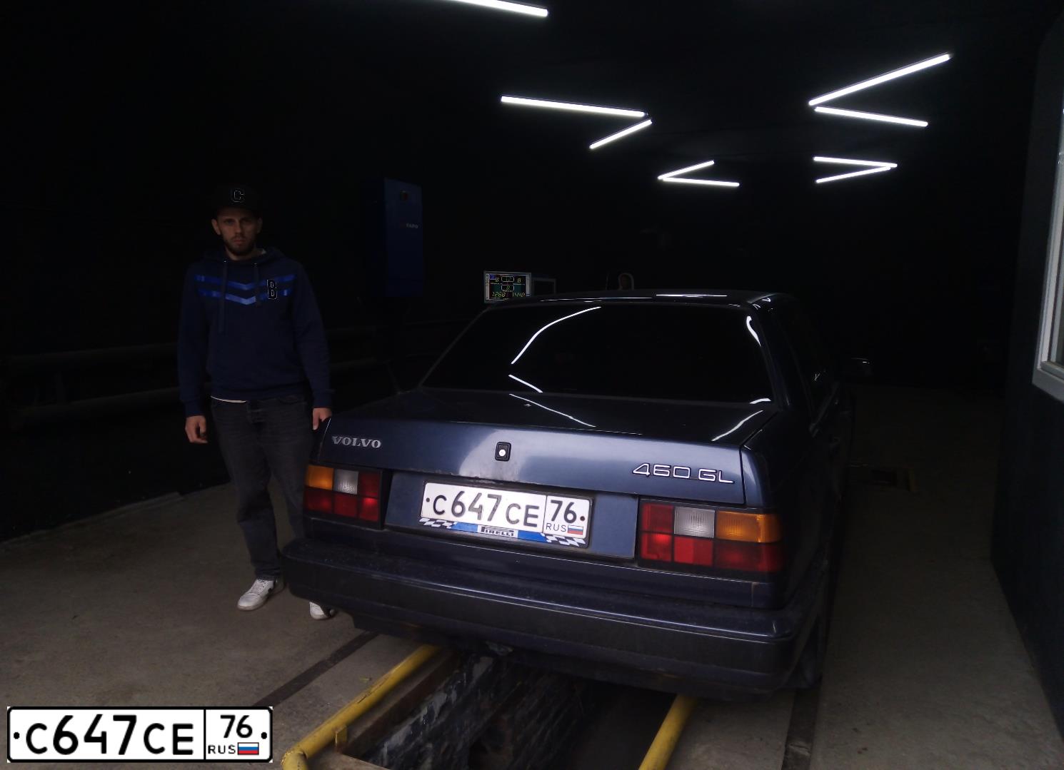 Фото автомобиля VOLVO 460, 1991 — госномер С647СЕ76