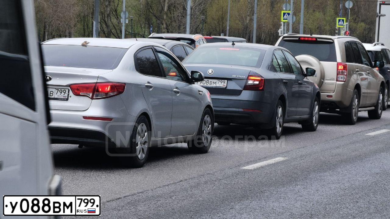 Фото автомобиля PEUGEOT 308, 2010 — госномер А176ХЕ750. Цвет: Красный