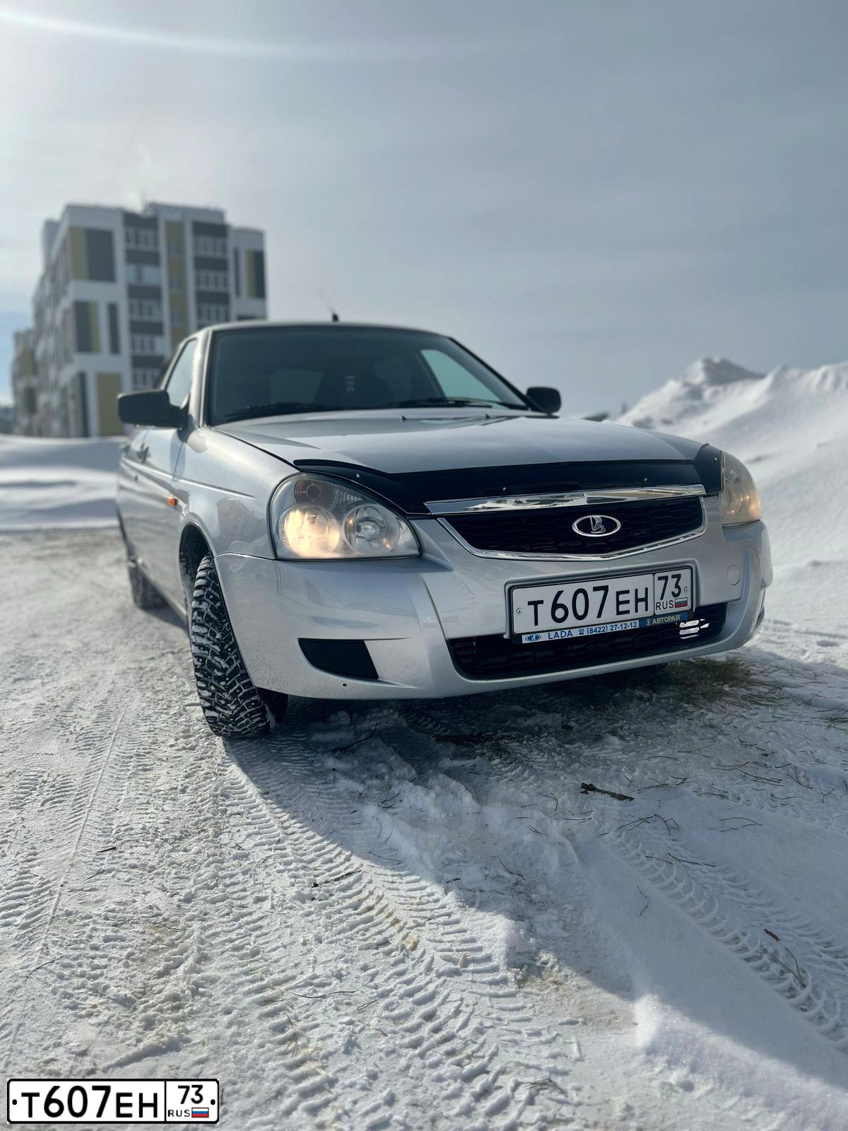 Фото автомобиля LADA 2172 PRIORA, 2011 — госномер Т607ЕН73. Цвет: СВЕТЛО СЕРЕБРИСТЫЙ МЕТАЛЛ