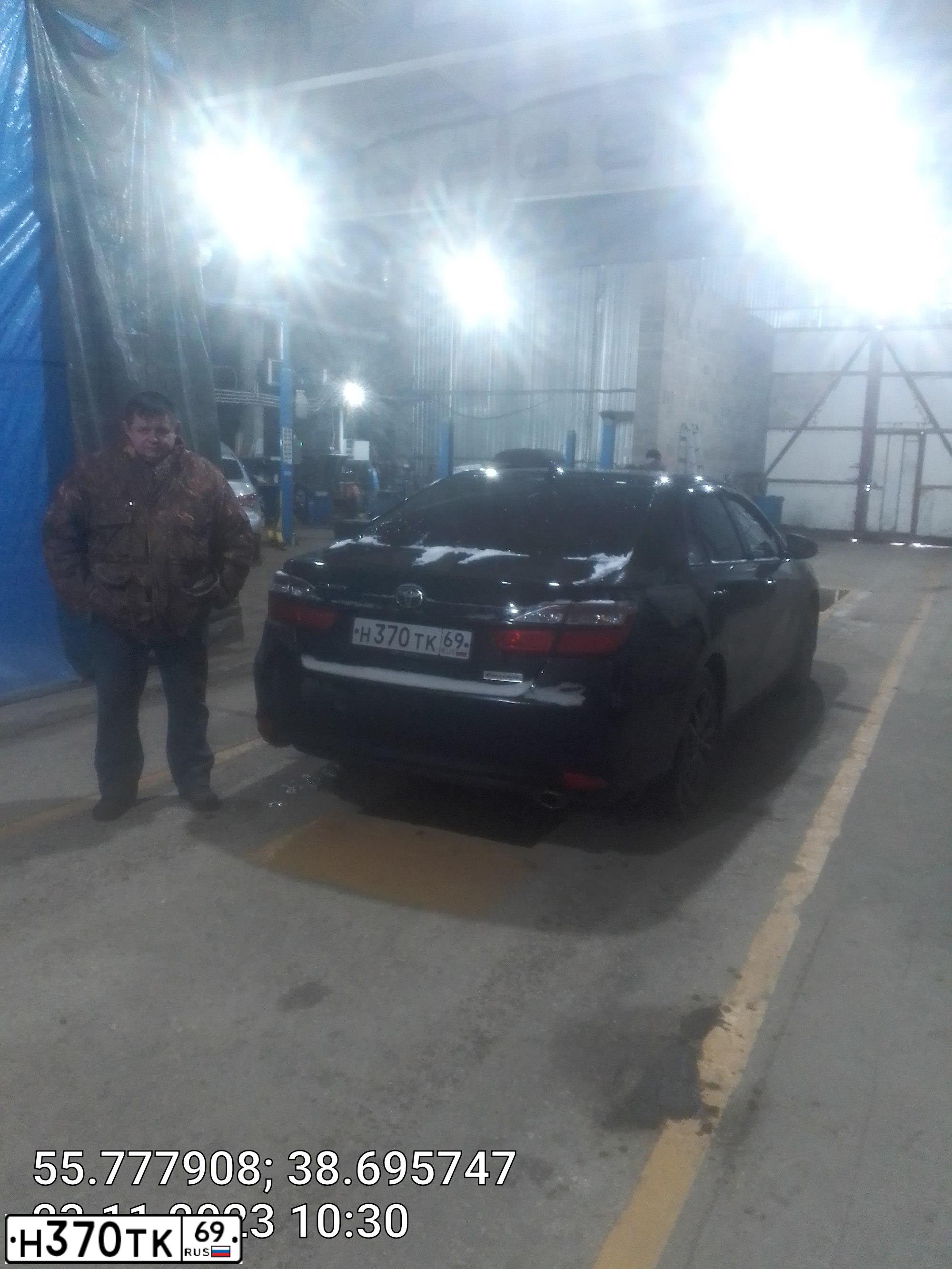 Фото автомобиля TOYOTA CAMRY, 2017 — госномер У342СВ69. Цвет: ЧЕРНЫЙ МЕТАЛЛИК
