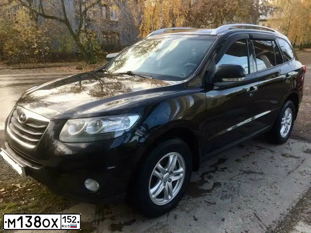 Фото автомобиля HYUNDAI SANTA FE, 2010 — госномер М741АХ35. Цвет: ЧЕРНЫЙ