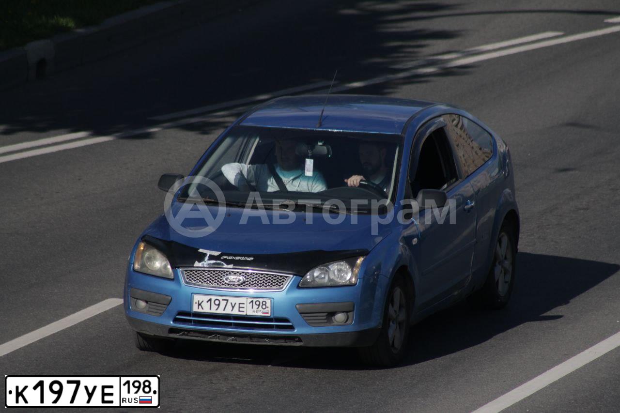 Фото автомобиля FORD FOCUS, 2007 — госномер С934УА198. Цвет: голубой