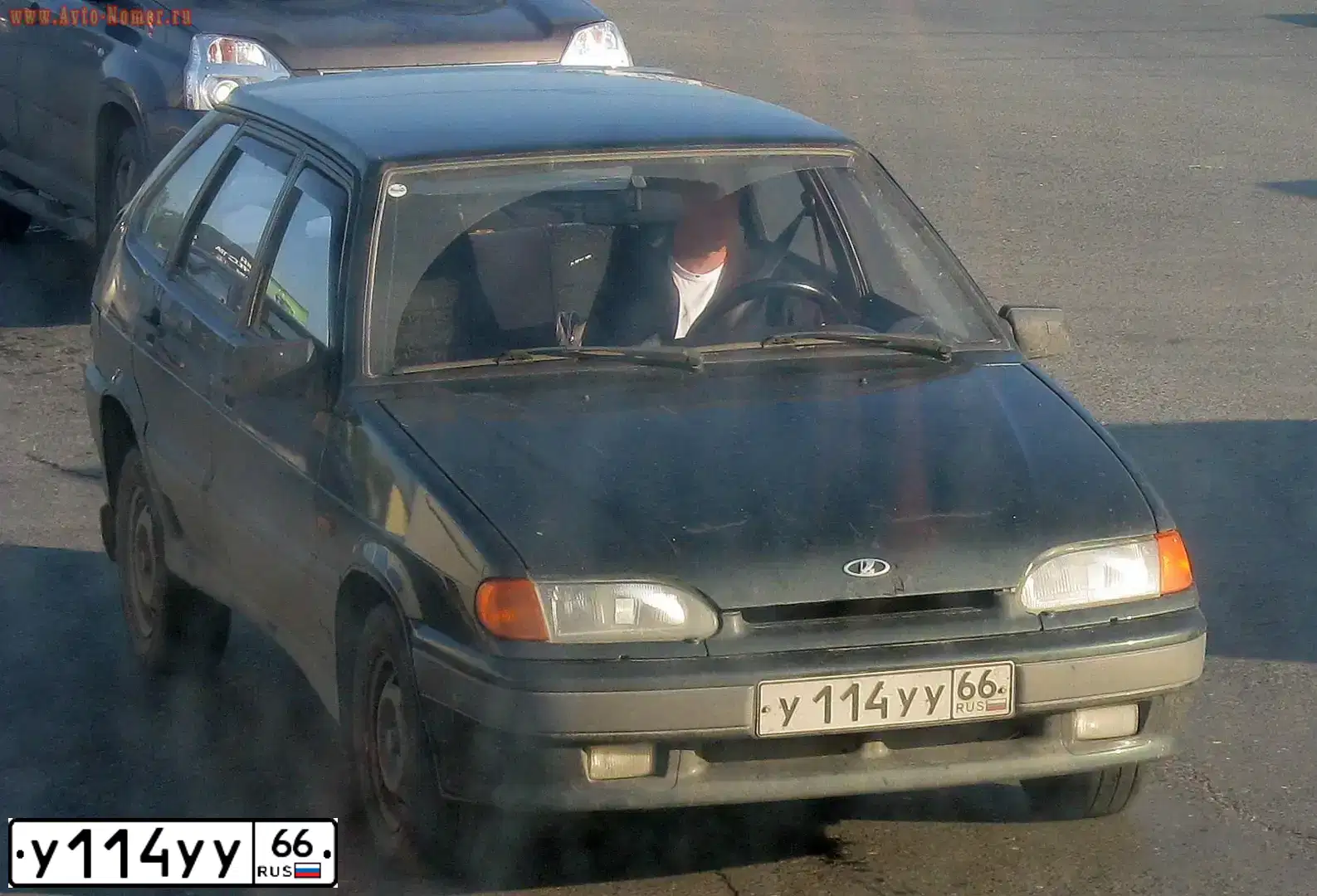 Фото автомобиля LADA 2114 SAMARA, 2004 — госномер У114УУ66. Цвет: ТЕМНО-ЗЕЛЕНЫЙ