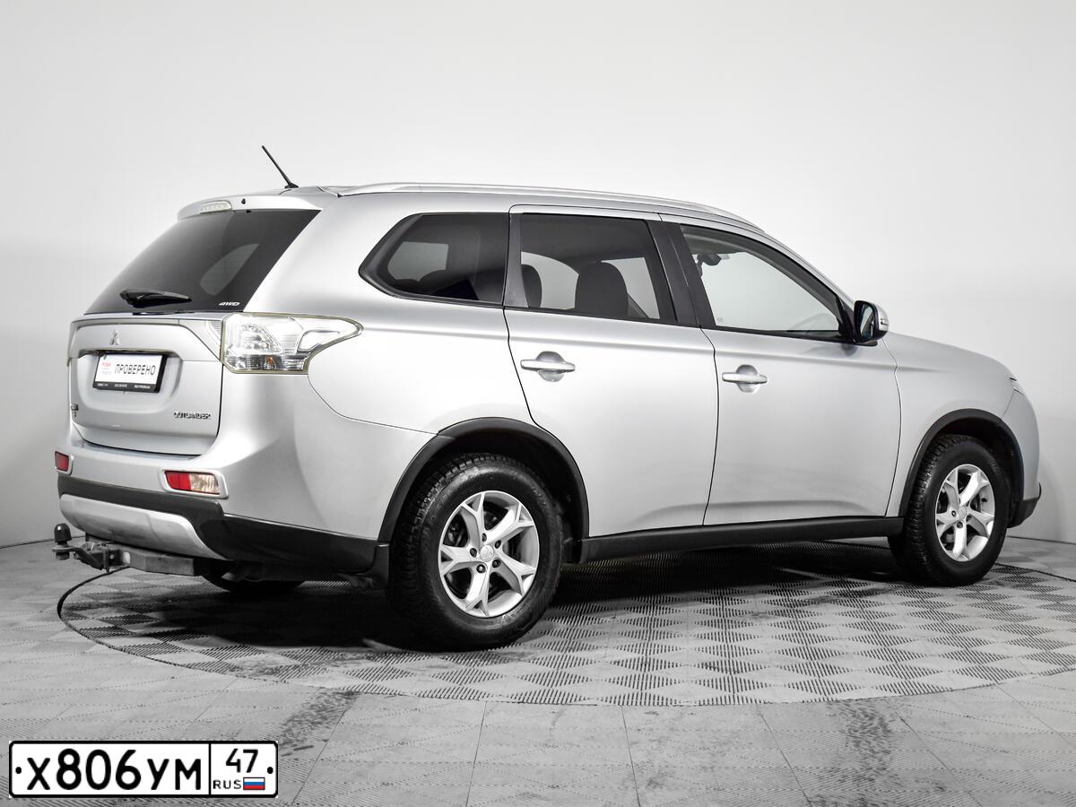 Фото автомобиля MITSUBISHI OUTLANDER, 2014 — госномер Х806УМ47. Цвет: СЕРЕБРИСТЫЙ