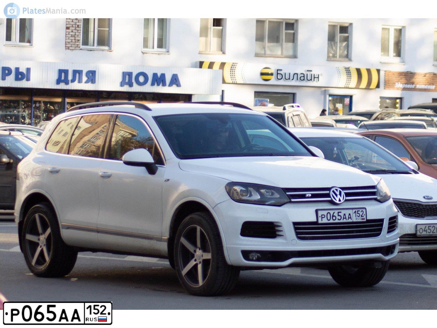 Фото автомобиля VOLKSWAGEN TOUAREG, 2012 — госномер У435ВУ71. Цвет: Белый