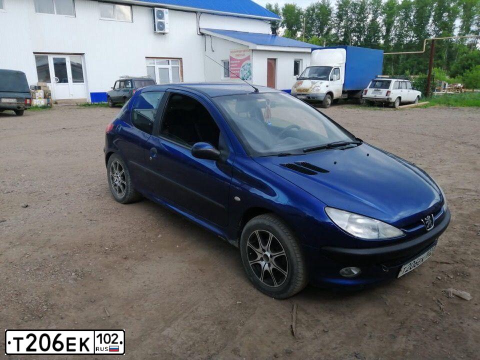 Фото автомобиля PEUGEOT 206, 2001 — госномер Е989ВУ763. Цвет: синий