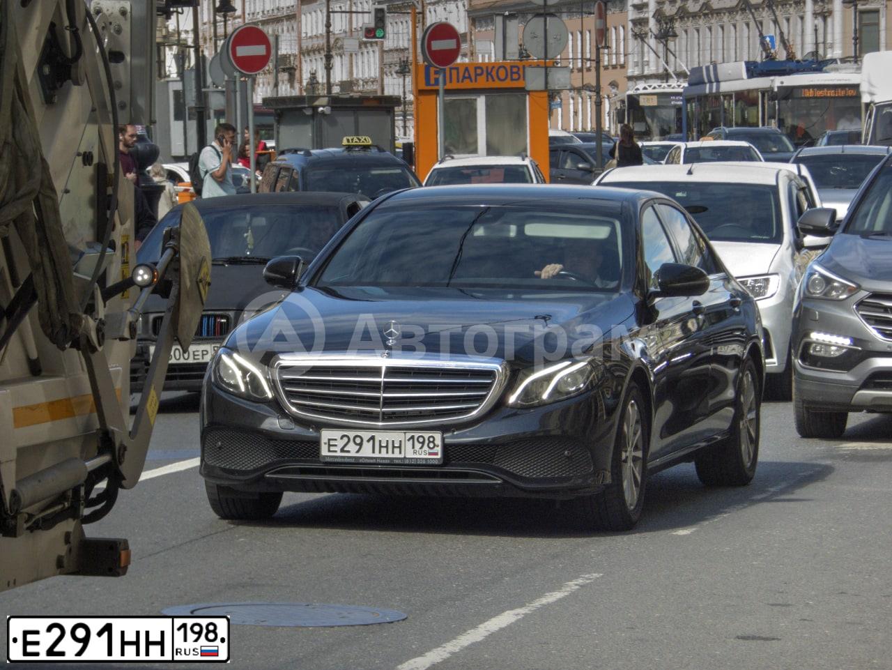 Фото автомобиля MERCEDES E-KLASSE, 2019 — госномер Е291НН198. Цвет: ЧЕРНЫЙ