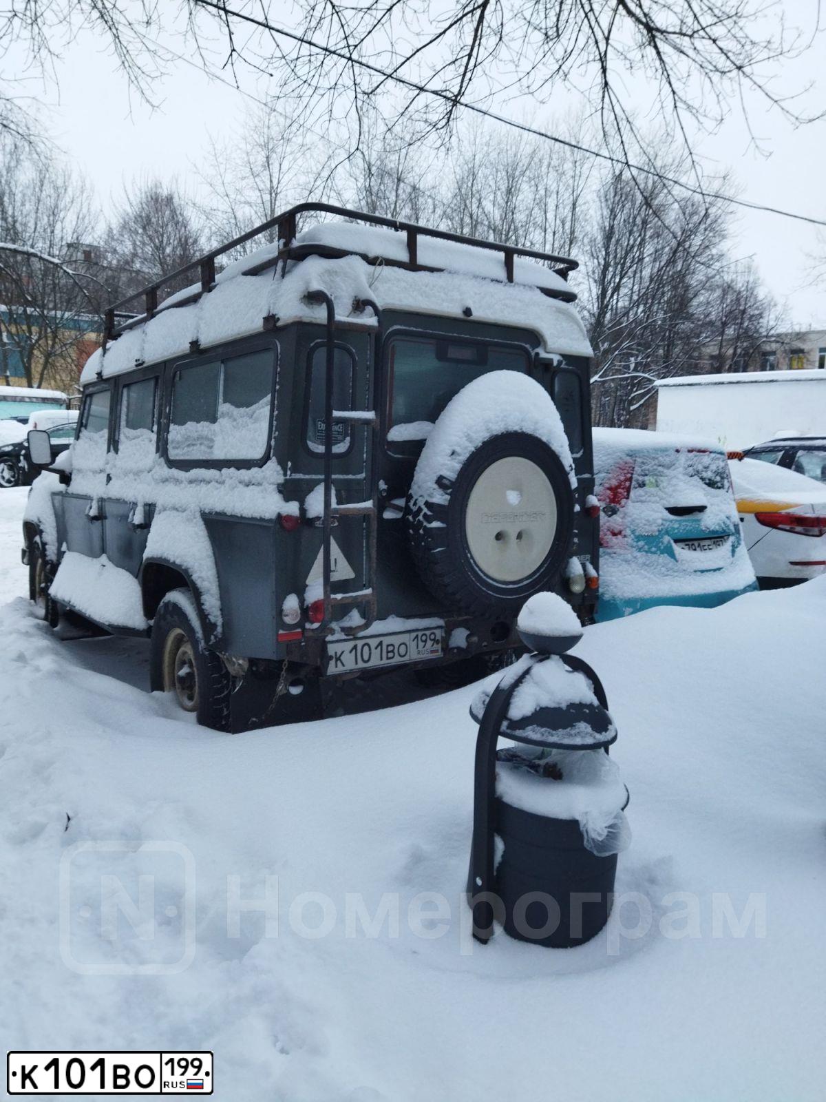 Фото автомобиля LANDROVER DEFENDER, 2008 — госномер К101ВО199. Цвет: ТЕМНО-ЗЕЛЕНЫЙ