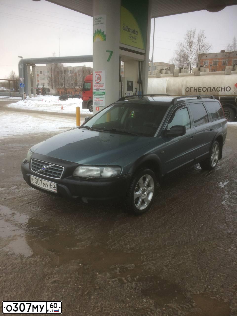 Фото автомобиля VOLVO XC70, 2003 — госномер В522УК198. Цвет: СЕРО-ЗЕЛЕНЫЙ
