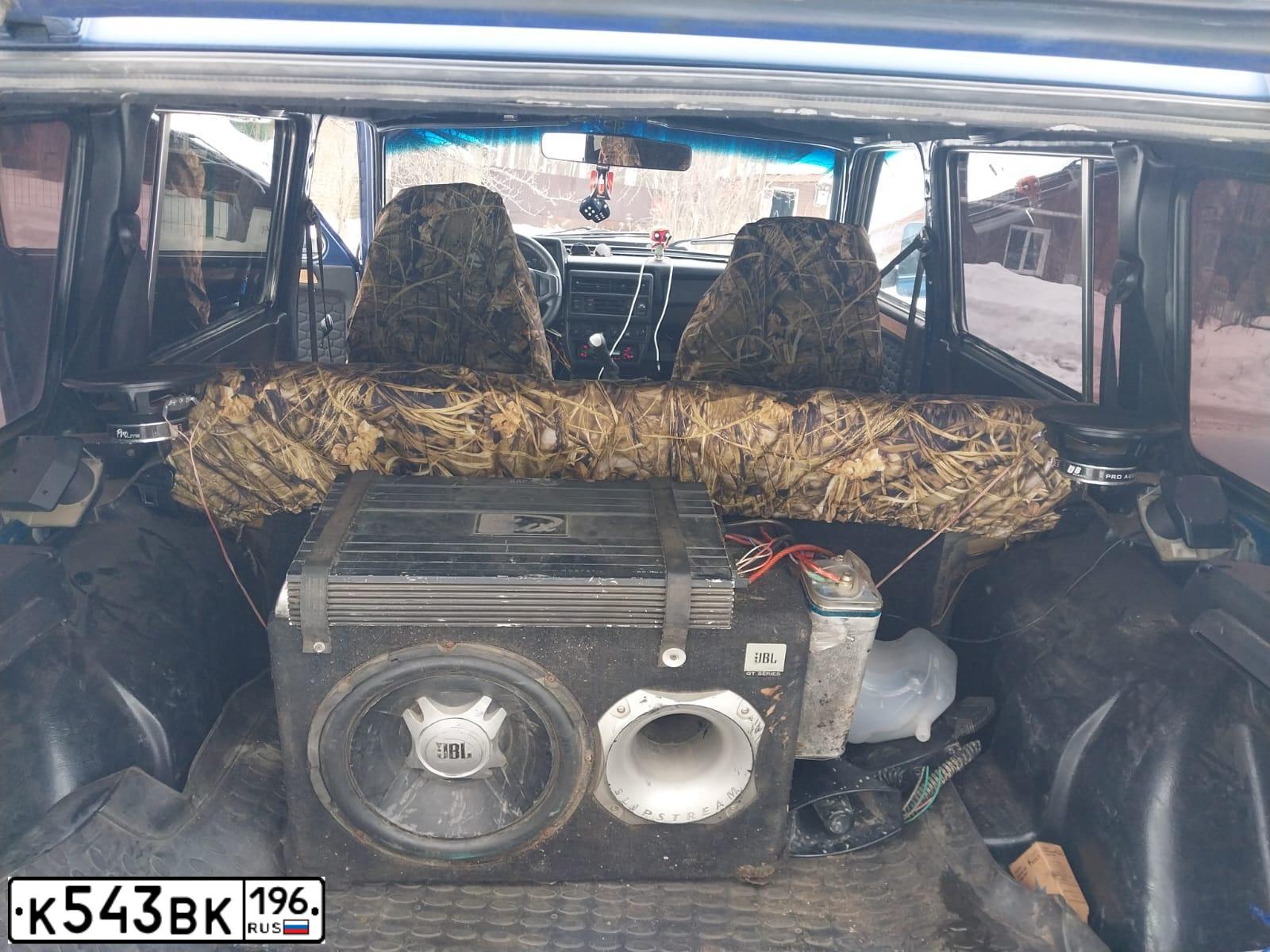 Фото автомобиля LADA LARGUS, 2018 — госномер К543ВК196. Цвет: БЕЛЫЙ
