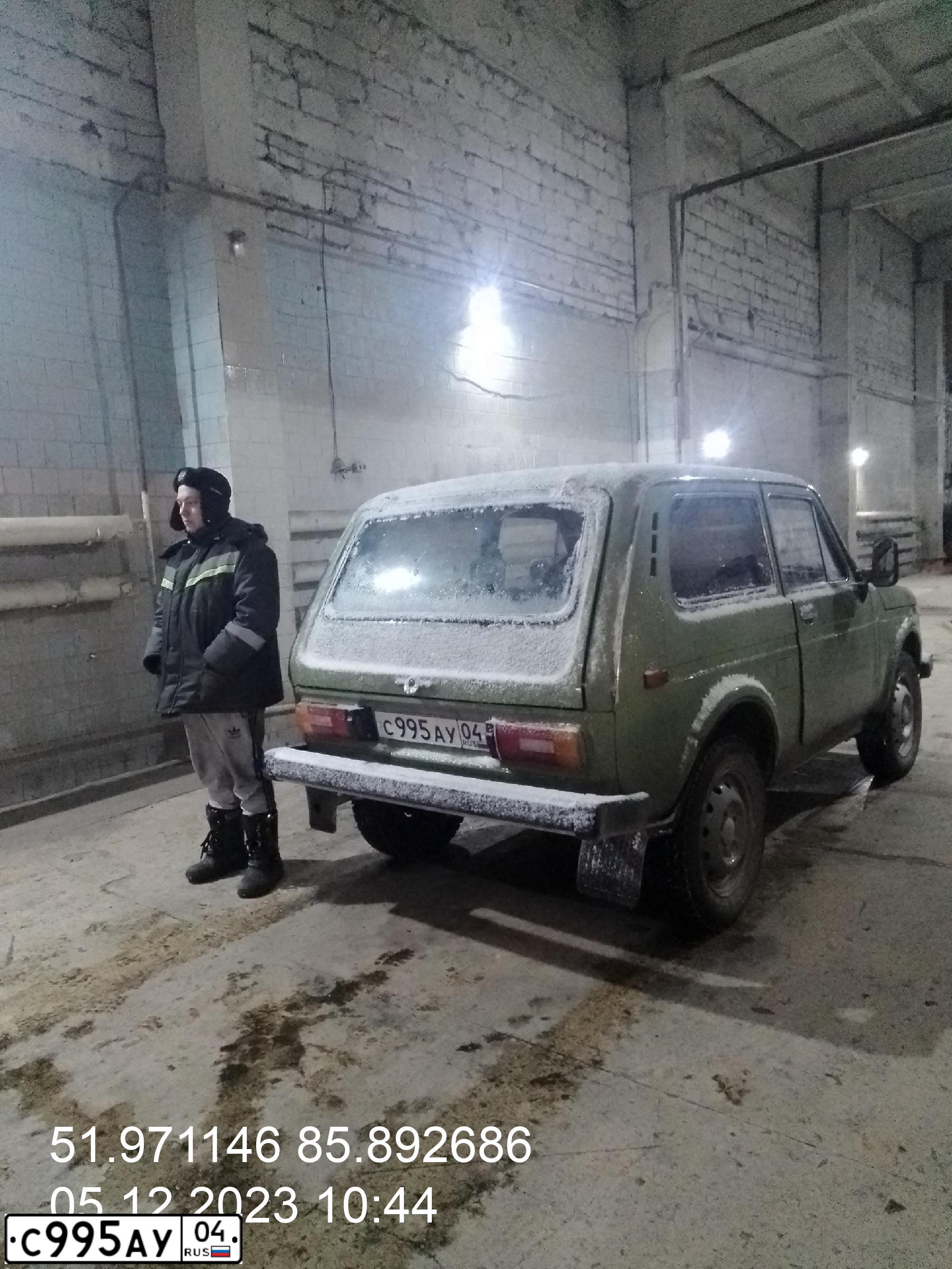 Фото автомобиля LADA 2121 NIVA, 1984 — госномер О111АК04. Цвет: ОЛИВКОВЫЙ