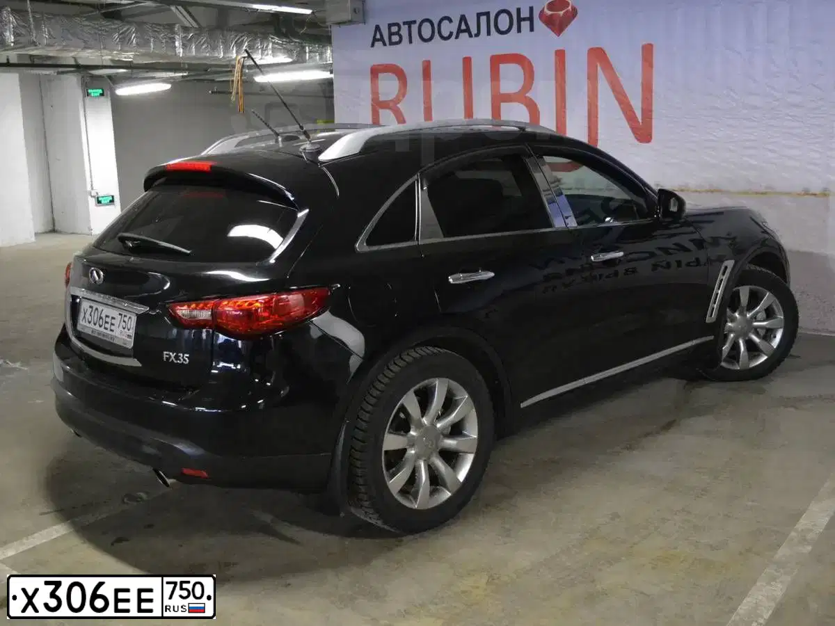 Фото автомобиля INFINITI QX70 /FX/, 2009 — госномер Р280ВМ180. Цвет: ЧЕРНЫЙ