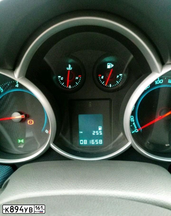 Фото автомобиля CHEVROLET CRUZE, 2014 — госномер Х887ХВ161. Цвет: ЧЕРНЫЙ МЕТАЛЛИК