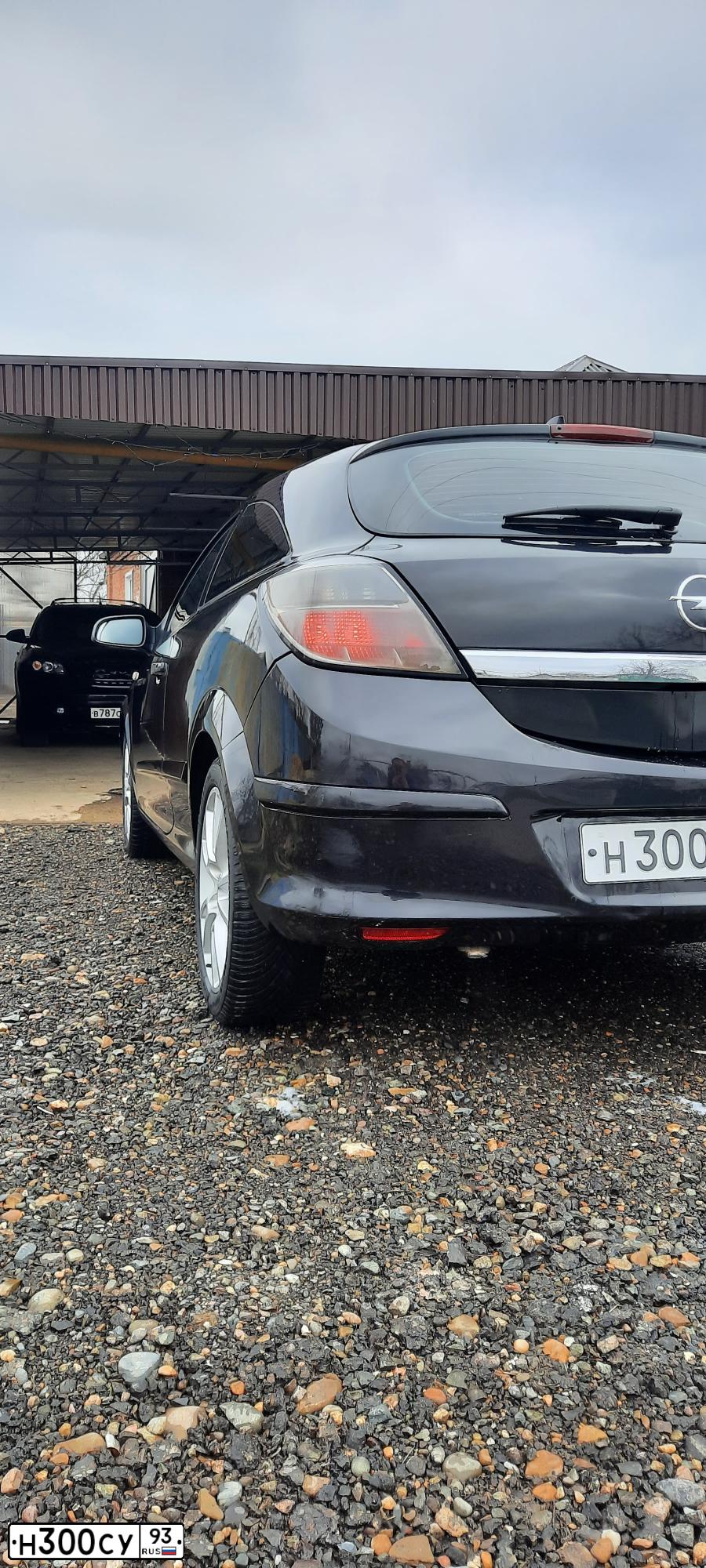 Фото автомобиля HYUNDAI SOLARIS, 2013 — госномер Н300СУ93. Цвет: СЕРО-ГОЛУБОЙ